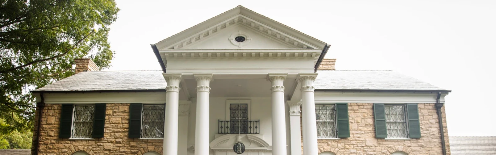 Best Places to Stay Near Graceland: A Home Base for Exploring Elvis’s Memphis

