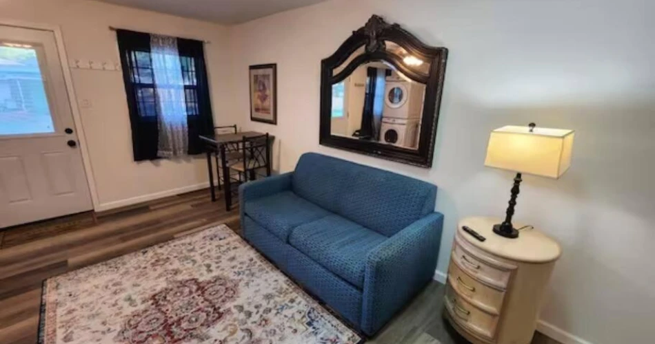 Stay Close to the King: Top Lodging Options Near Graceland