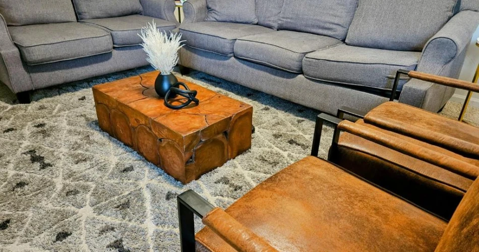 Stay Close to the King: Top Lodging Options Near Graceland
