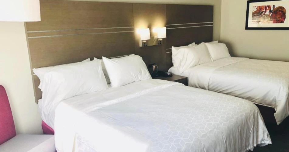 Stay Close to the King: Top Lodging Options Near Graceland