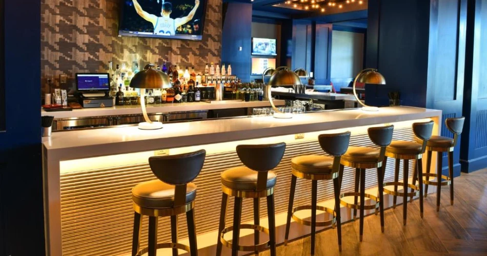 Best Places to Stay Near Graceland: A Home Base for Exploring Elvis’s Memphis
