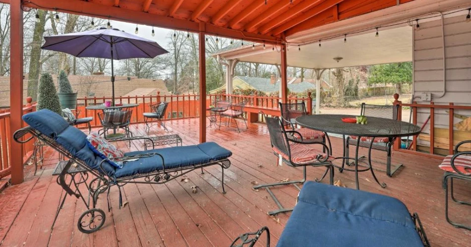 Unforgettable Stays Near Graceland: Where Elvis Fans Should Rest Their Heads
